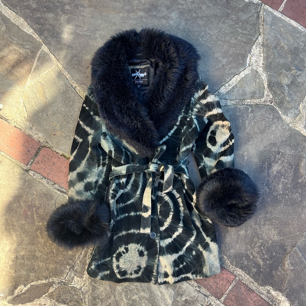 VINTAGE: maxima, small, tie dye, faux fur collar